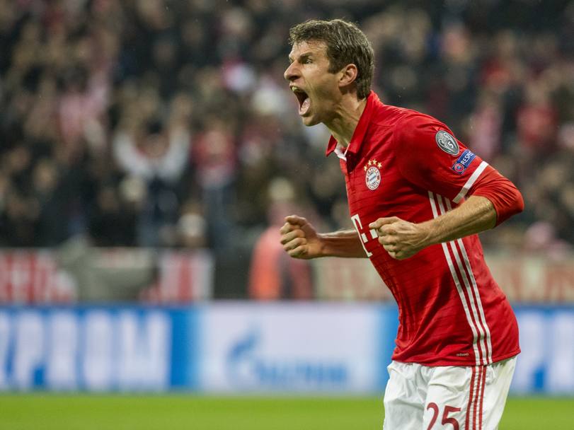 Thomas Mueller festeggia il vantaggio del Bayern Monaco. Getty